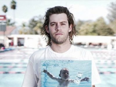 Hombre que apareció de bebé en la portada de "Nevermind" demanda a Nirvana por pornografía infantil