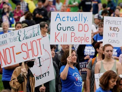 El Congreso de Estados Unidos aprobó prohibir las armas de asalto, pero el Senado no lo respaldaría