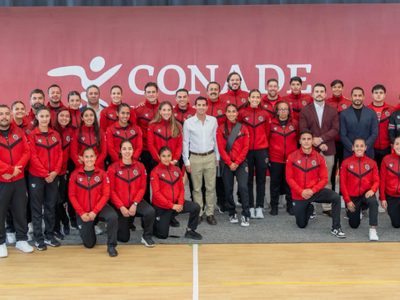Sin becas y con apoyos a reembolso, selecciones mexicanas de flag football van al campeonato contine