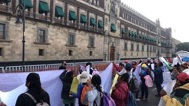 Trabajadores agrarios protestan afuera de Palacio Nacional, piden la liberación del empresario Jhovani Aguirre Benítez