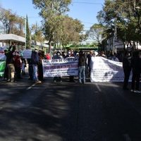 Médicos privados bloquean calles en la CDMX para exigir vacuna anticovid