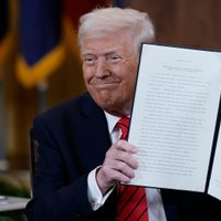 Guerra arancelaria de Trump pega al PIB de EU; se contrae 0.3% en el primer trimestre