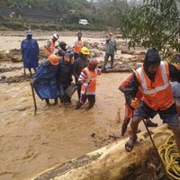 Varios deslizamientos de tierra en Mumbai dejan decenas de muertos y desaparecidos