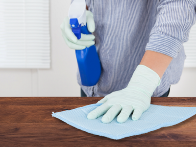 El truco de las abuelas: con 1 ingrediente, eliminá las manchas de óxido de tus muebles de madera