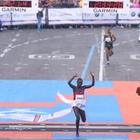 Corredores kenianos se llevan el Maratón de la Ciudad de México 2019