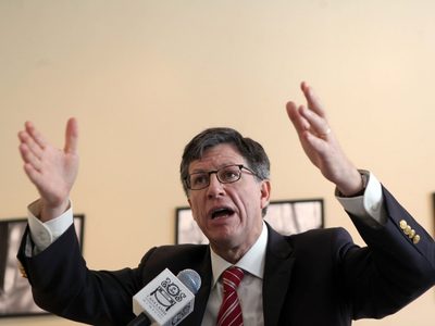 Con el plan "Quédate en México", AMLO pareciera preferir la retórica de Cantinflas: HRW