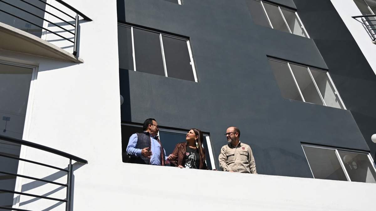 Brugada durante una entrega de viviendas