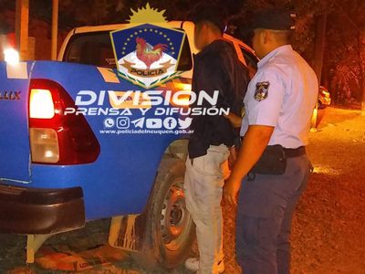 Robó un comercio en Centenario y su mamá lo entregó a la Policía