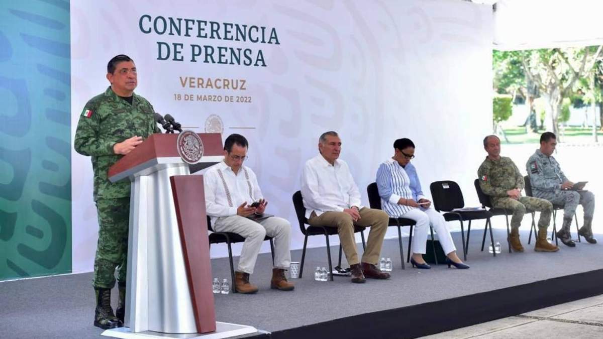 El titular de la Sedena Luis Crescencio Sandoval, en Veracruz