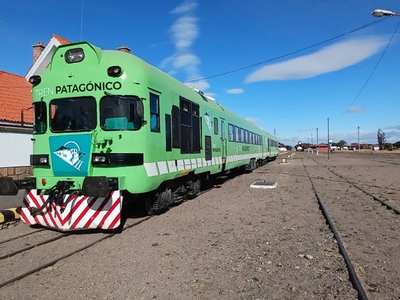 Un viaje entre estepa y montañas: el TER vuelve a recorrer los paisajes más increíbles de Río Negro