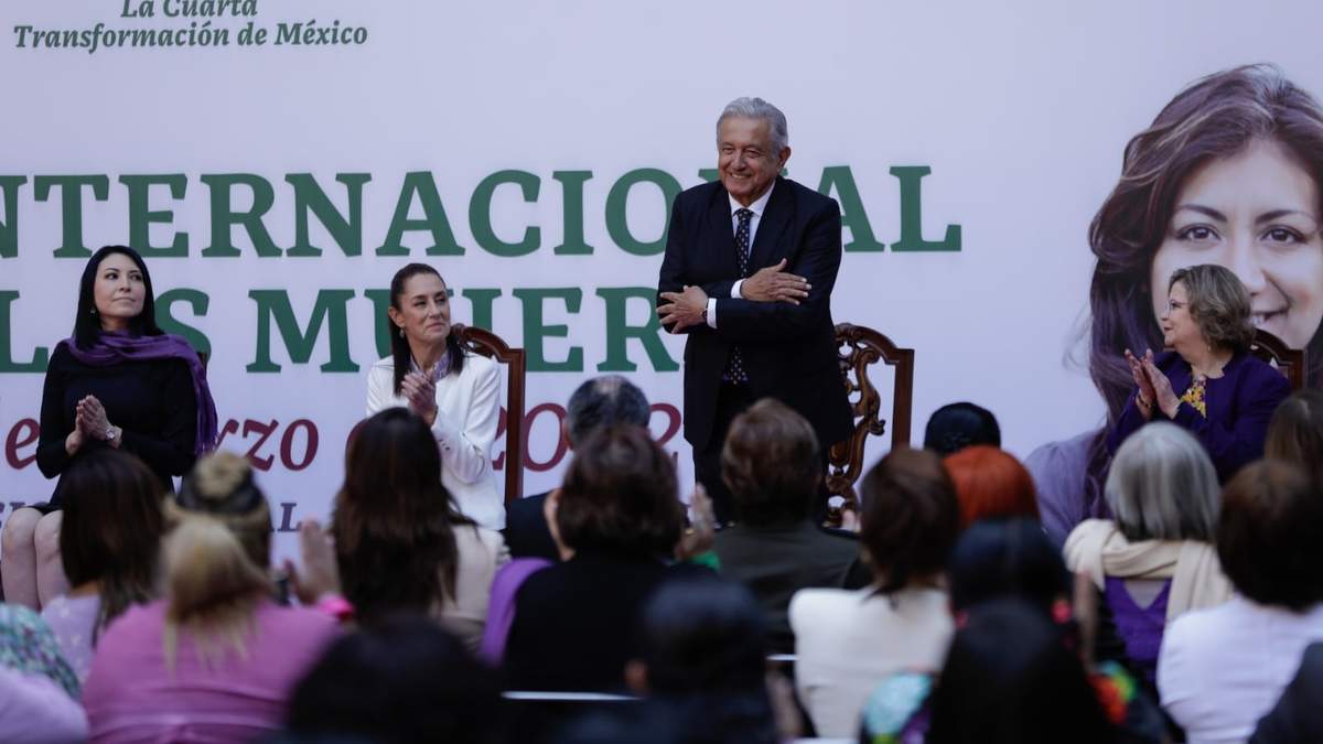 López Obrador en la ceremonia en Palacio Nacional para conmemorar el Día Internacional de la Mujer el 8 de marzo de 2022