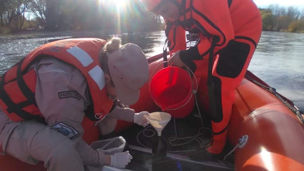 El trabajo de Prefectura fue en el río Neuquén. Fuente: (Argentina.gob.ar).