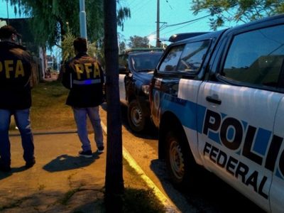 Allanaban la casa de su ex pareja y fue detenido por romper la prisión domiciliaria