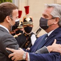 Alberto Fernández recibió el apoyo de Macron para renegociar la deuda