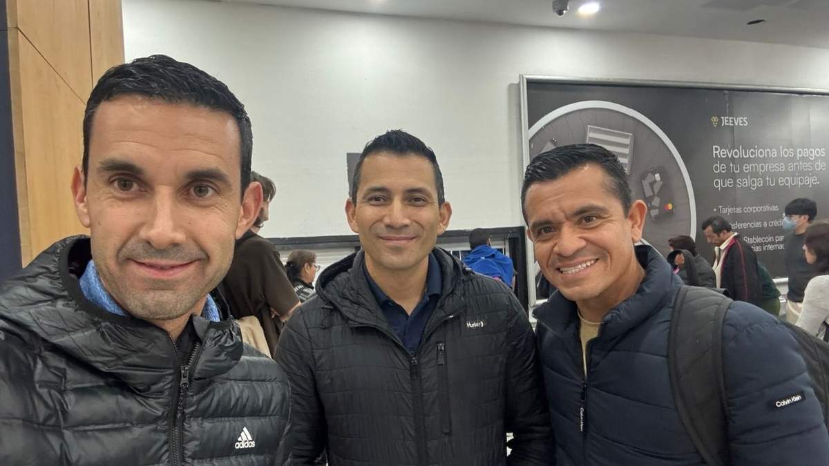 Árbitros mexicanos llegan a México desde Qatar tras conflicto en Medio Oriente