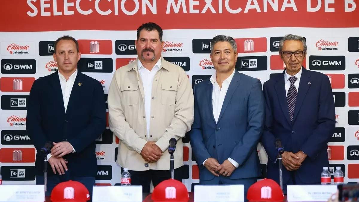 Presentan a Benjamín Gil como manager que dirigirá a la selección en el Clásico Mundial de Beisbol