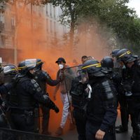 La policía francesa dispersa nueva protesta contra el certificado de vacunación