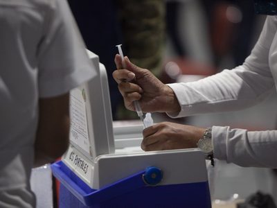 Asciende a 222 mil 232 la cifra de muertos por covid-19