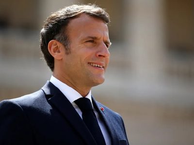 El presidente de Francia, Emmanuel Macron, no hará caso a las advertencias y asistirá a un "peligroso" evento deportivo