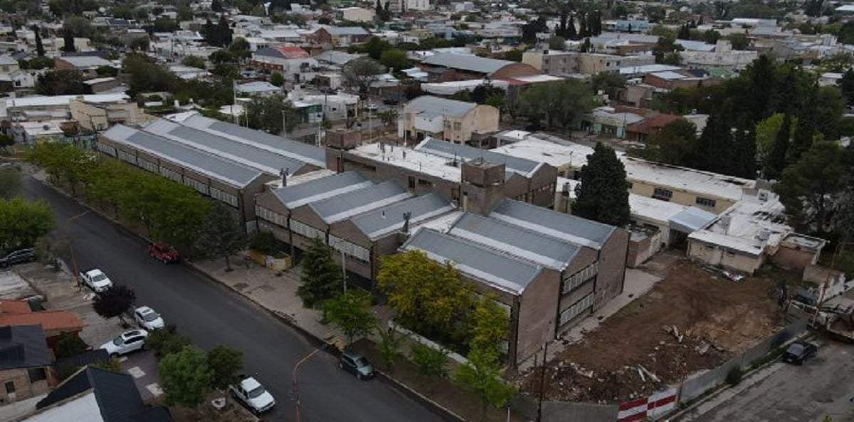 EPET 1. Fuente: (Neuquén Informa)