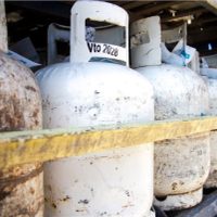Denuncian aumentos del 90 % en una semana en recarga de garrafas en Neuquén