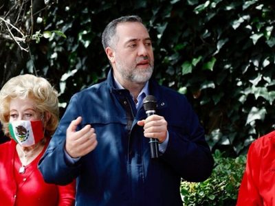 Juez rechaza suspender bloqueo a cuentas bancarias del priista Tonatiuh González
