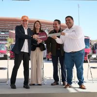 Gobernador Durazo moderniza flota de transporte en Hermosillo y sin aumento a tarifa