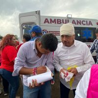 Ventarrón derriba templete y lona en mitin de Alejandra del Moral; hay unos 30 heridos (Videos)