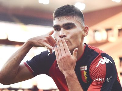 Johan Vásquez debuta; el primer defensa mexicano en anotar gol en Italia