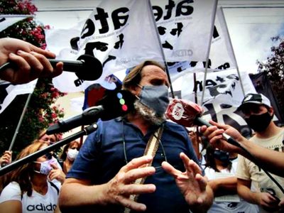 Mañana le depositan el aumento a los docentes neuquinos