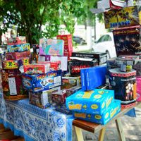 La policía allanó un domicilio en la Ciudad de Neuquén por venta ilegal de pirotecnia