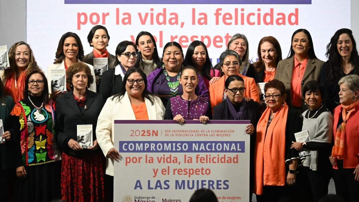 Sheinbaum con las mujeres de su gabinete