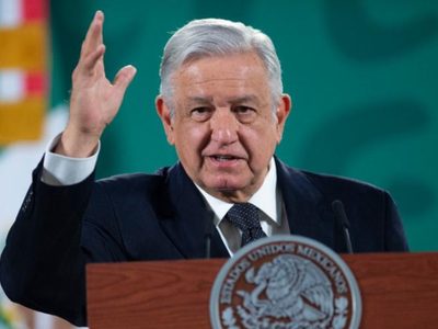 El INE ordena a AMLO retirar mañanera y no difundir programas sociales