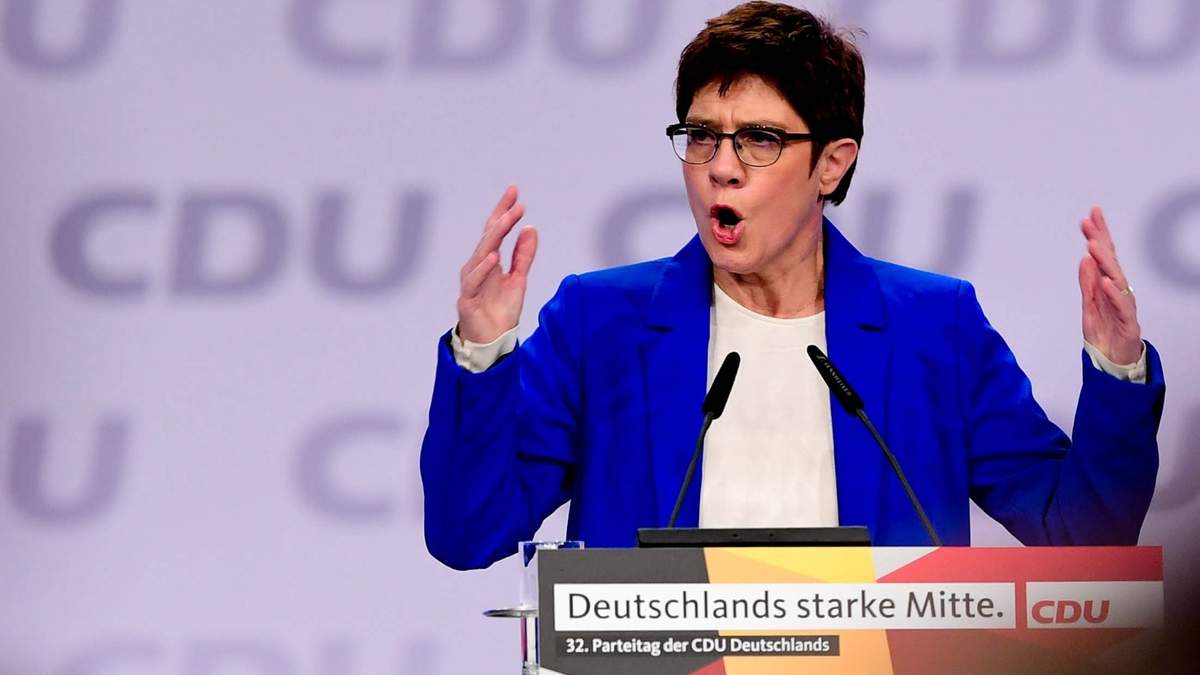 Annegret Kramp-Karrenbauer. Fuente: (Twitter)