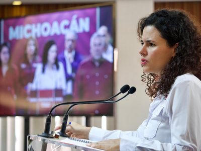“Está trabajando muy bien”: así defendió Luisa Alcalde a “Andy” López Beltrán tras ausencia en giras
