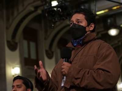 "No somos importantes por no ser la mamá del Chapo": así reclamó hijo de periodista asesinado a AMLO