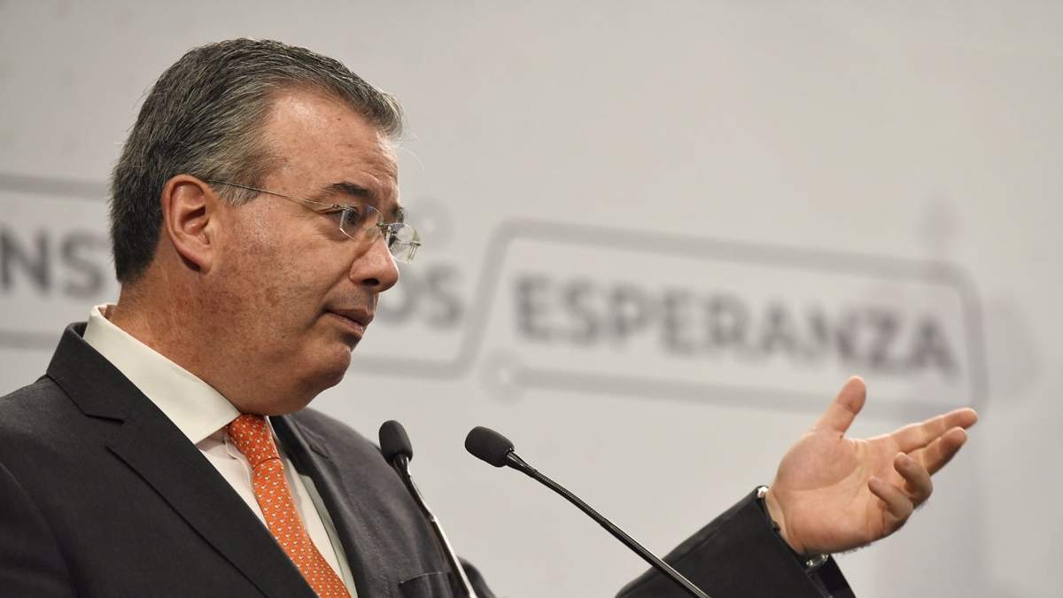 Alejandro Díaz de León, gobernador del Banco de México