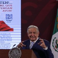 AMLO sugiere que Arturo Elías Ayub está detrás de "campaña de desprestigio" contra Ana Guevara