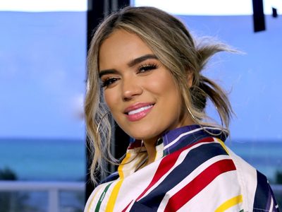 Karol G sorprende con fotografía junto a una famosísima cantante. ¿De quién se trata?