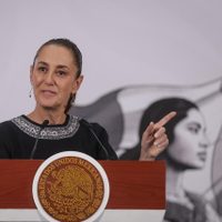 Sheinbaum exhibe “atrocidades” de Hernán Cortés y vuelve a arremeter contra Ayuso