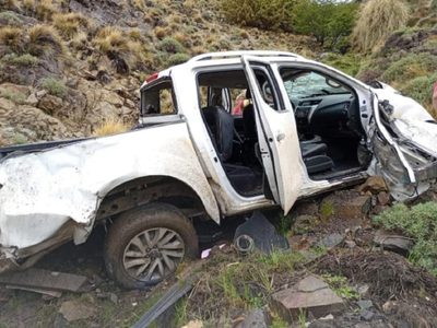 Quinto femicidio en Neuquén: un hombre lanzó su camioneta de forma intencional hacia un barranco mientras discutía con su pareja