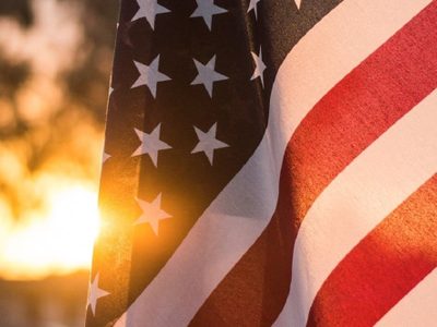 Advierten que Estados Unidos podría caer en una dictadura para 2030