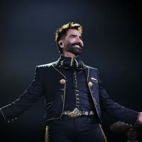 Alejandro Fernández honra a “Chente” en la CDMX ante 65 mil fans en el Estadio GNP (Video)