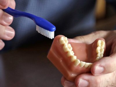 La menopausia puede ocasionar problemas dentales, dicen especialistas