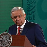 AMLO critica sueldos del Poder Judicial tras revelar que 94 mil personas presas no tienen sentencia