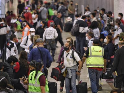 Ssa eleva alerta a "Nivel 3 Alto" y pide evitar viajes internacionales por Ómicron