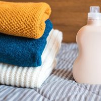 Las prendas de ropa que no tenés que lavar con suavizante para no dañarlas