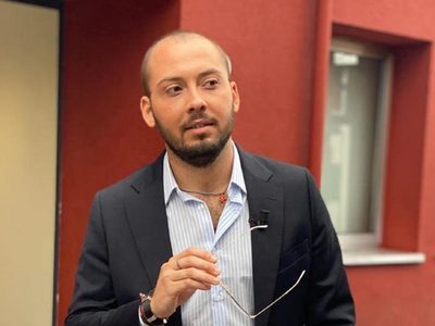 José Antonio Avilés lo mostró sin temor alguno: es chiquito pero acogedor