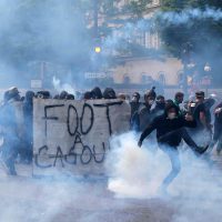 Marchan miles de personas en París contra reforma laboral