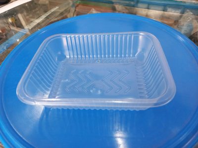 Guardá los envases plásticos descartables: mirá lo sensacional que queda esta guirnalda de luces para Navidad